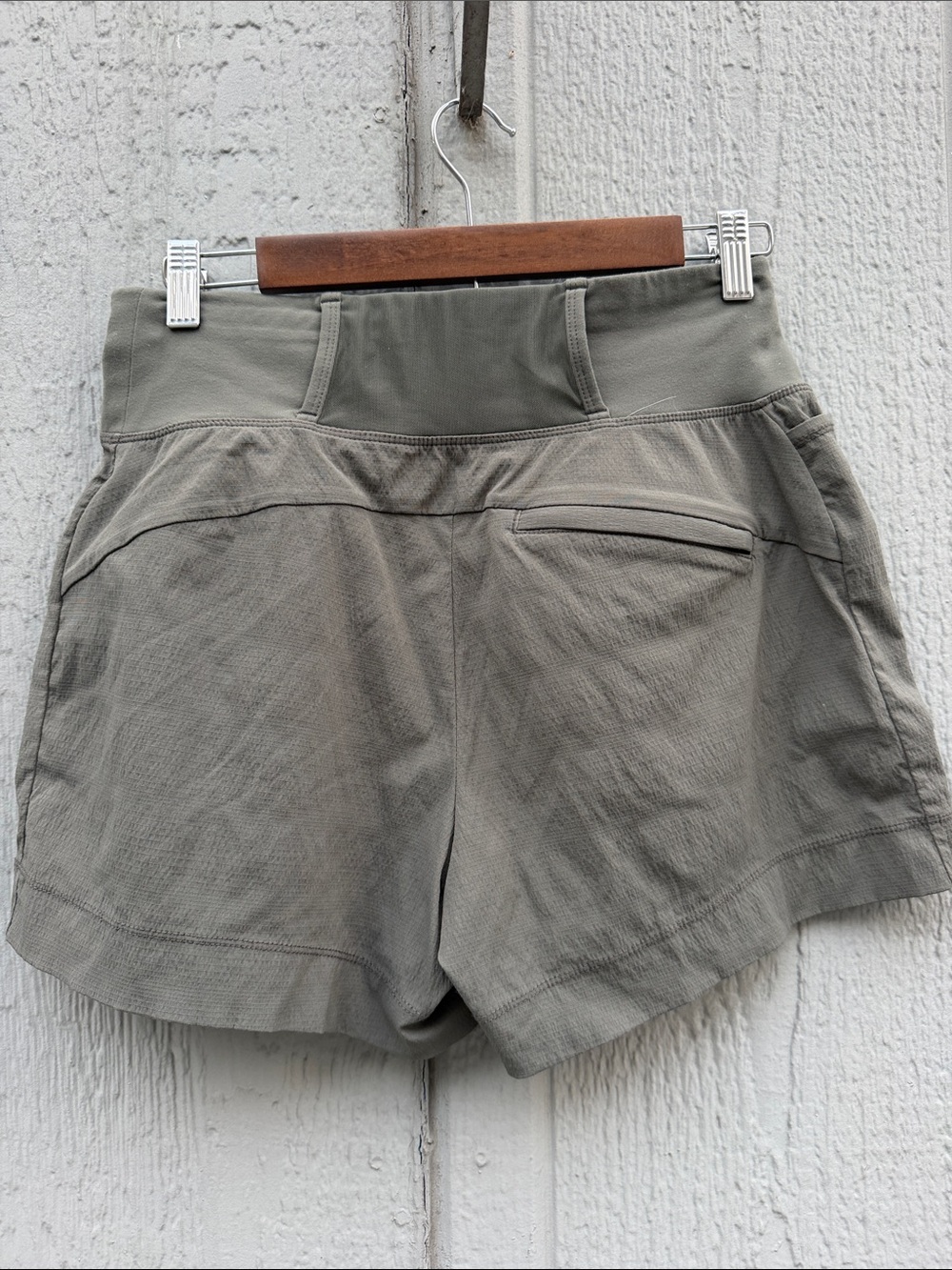Athleta Women’s Trekkie North Olive Green High-Waist Active Shorts Size: 4 - Picture 6 of 9